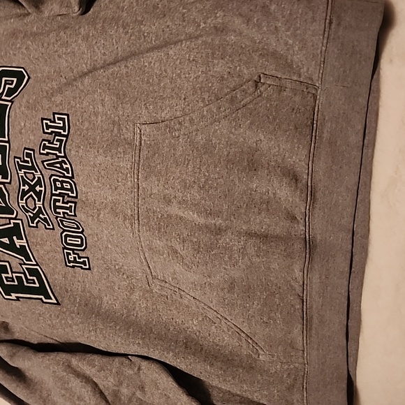 EAGLES  XXL FOOTBALL  HOODED SWEATSHIRT , XLARGE ( 14- 16 ). - Picture 3 of 7